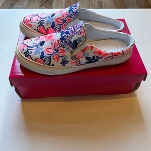 New Lilly Pulitzer Julie mule sneaker size 7.5